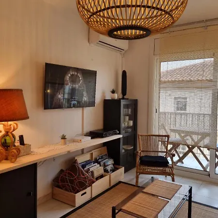 Apartment Lovely One Bedroom With Balcony *