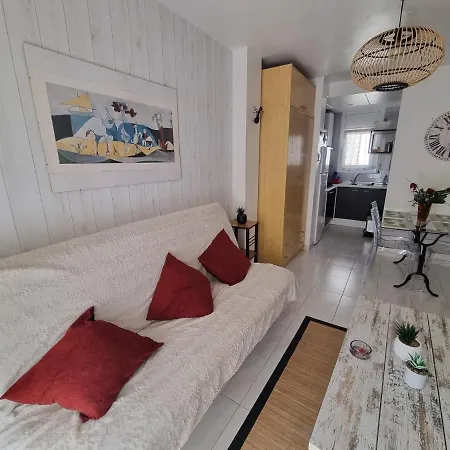 Lovely One Bedroom With Balcony Apartment Roses