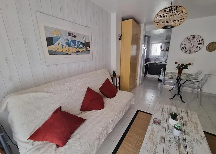 Lovely One Bedroom With Balcony Apartman Roses